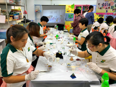 澳博義工與澳門特殊奧運會成員慈善手作坊同樂