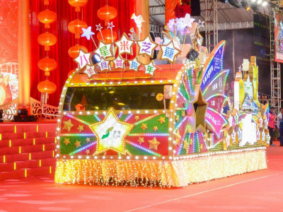 澳博參與新春花車巡遊