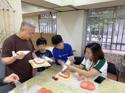 澳娛綜合贊助「母親節甜蜜蜜心型蛋糕親子工作坊」活動