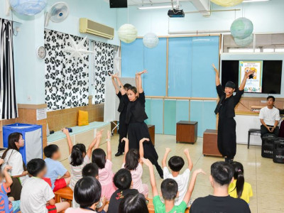 澳娛綜合向澳門希望之源協會及澳門明愛主教山兒童中心送贈童書