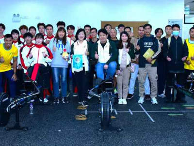 SJM Dragon Boat Team Hosts Exchange Activity with the Univer...