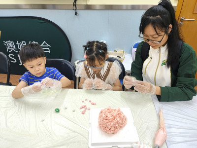 澳娛綜合參與「母親節甜蜜蜜忌廉蛋糕」親子工作坊