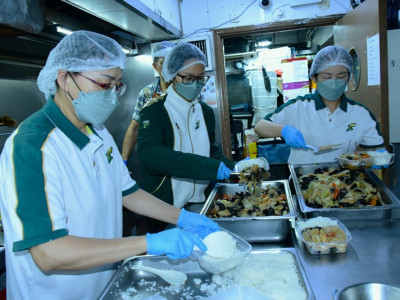 SJM Holds &ldquo;Community Canteen Activity&rdquo; during Traditional Fe...
