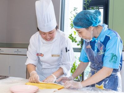 &ldquo;Baking with Love&rdquo; Round 2! SJM and the Trainees from the Fu...