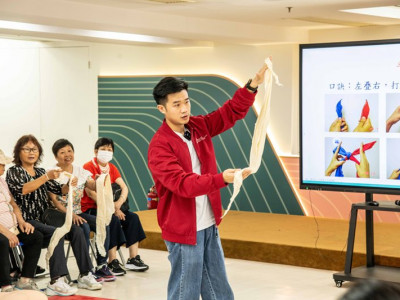 The First Session of Health Training Courses for the Silver ...