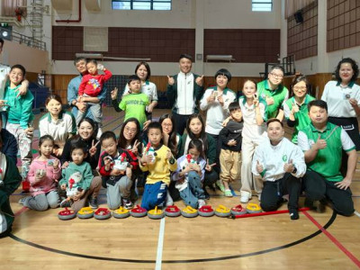 SJM Hosts &ldquo;Parent‑Child Floor Curling Experience Day&rdquo;
