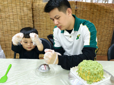 SJM Participates in an Easter-Themed Cake Parent-Child Works...