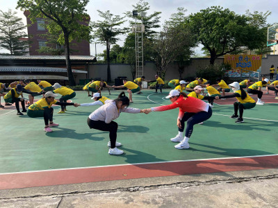 SJM Dragon Boat Team Trains in Jiujiang