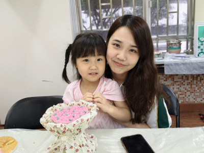 SJM Supports Mother&rsquo;s Day Cream Cake Decorating Parent-Child...