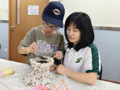 SJM Supports Mother&rsquo;s Day Cream Cake Decorating Parent-Child...